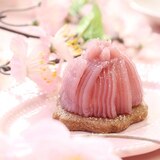 桜のクリームチーズケーキ　モンブラン仕立て